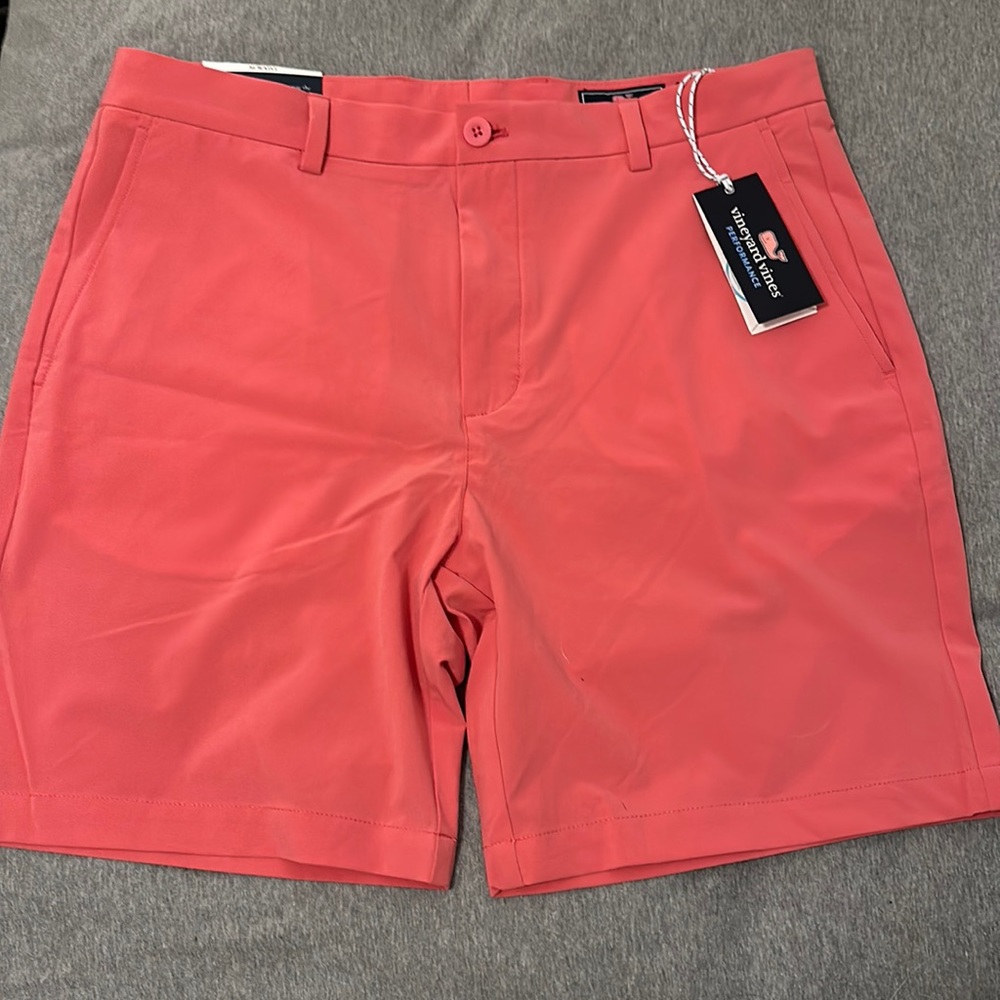 Vineyard Vines, size 36, breaker short, lobster reef